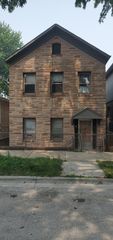2704 S Hillock Avenue, Chicago, IL 60608