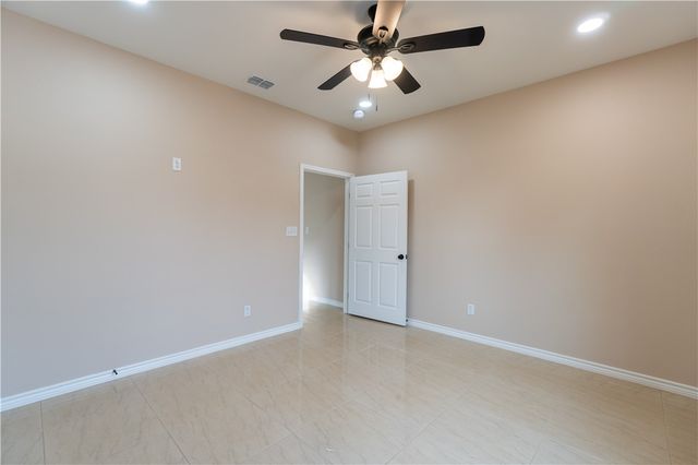 404 Dewey Ave, Alice, TX 78332