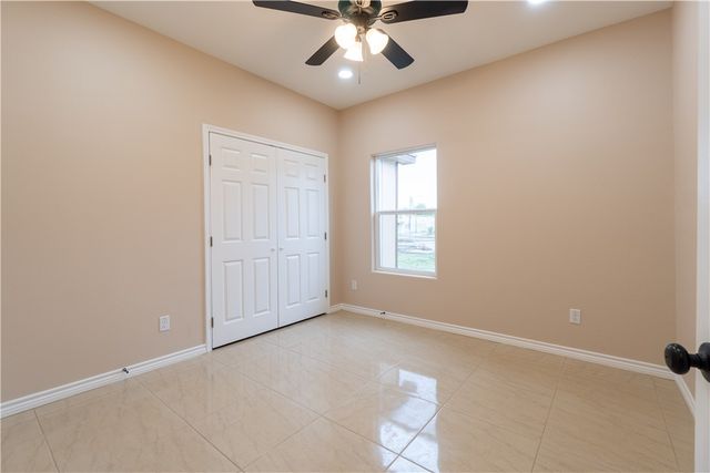 404 Dewey Ave, Alice, TX 78332