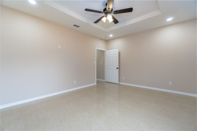 404 Dewey Ave, Alice, TX 78332