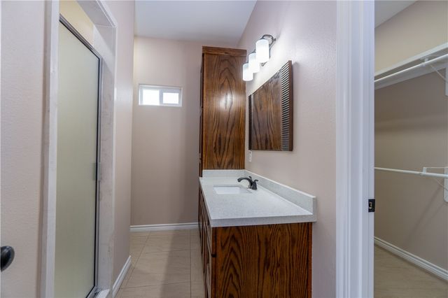 404 Dewey Ave, Alice, TX 78332