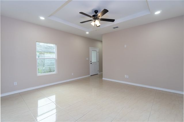 404 Dewey Ave, Alice, TX 78332