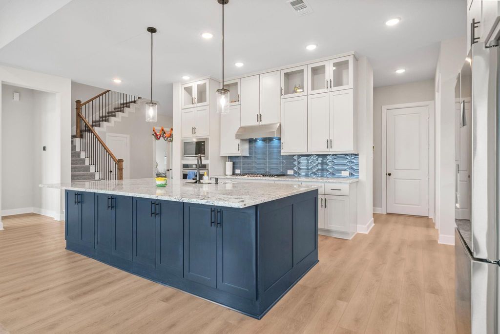 Image 14 of property listing at 1211 Morning Rose Drive, Missouri City, TX 77459