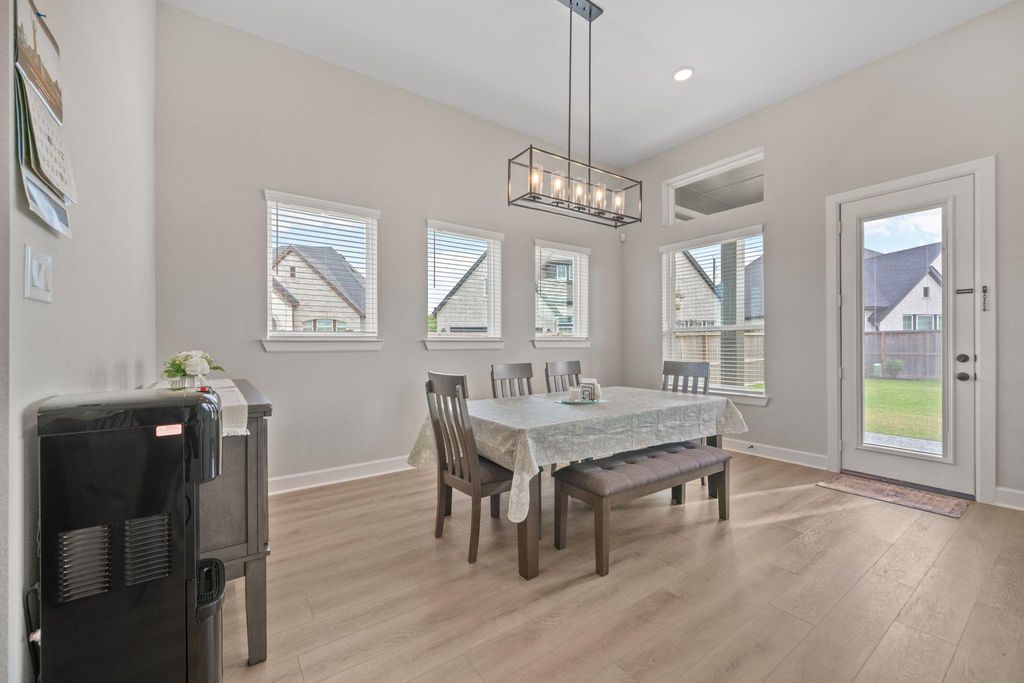 Image 20 of property listing at 1211 Morning Rose Drive, Missouri City, TX 77459