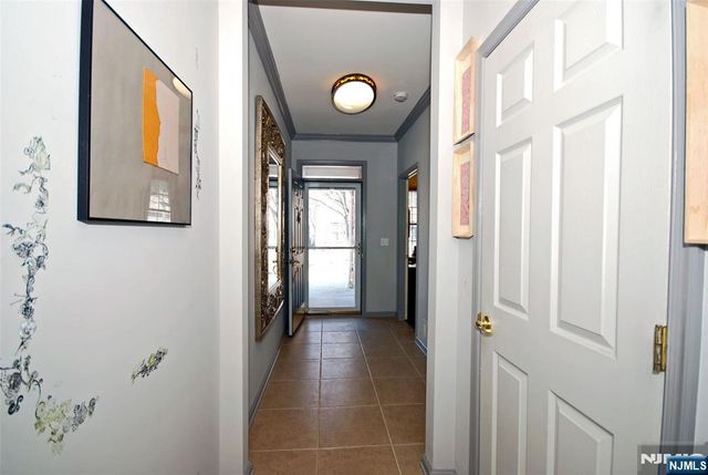 8 Quartz Way, Woodland Park, NJ 07424