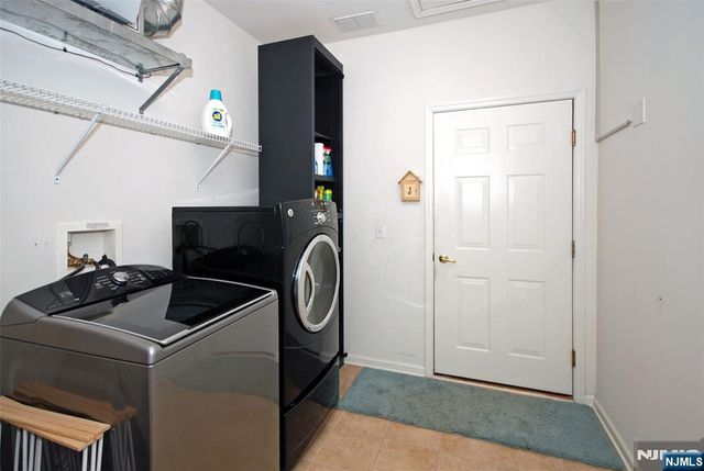 8 Quartz Way, Woodland Park, NJ 07424