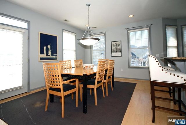 8 Quartz Way, Woodland Park, NJ 07424