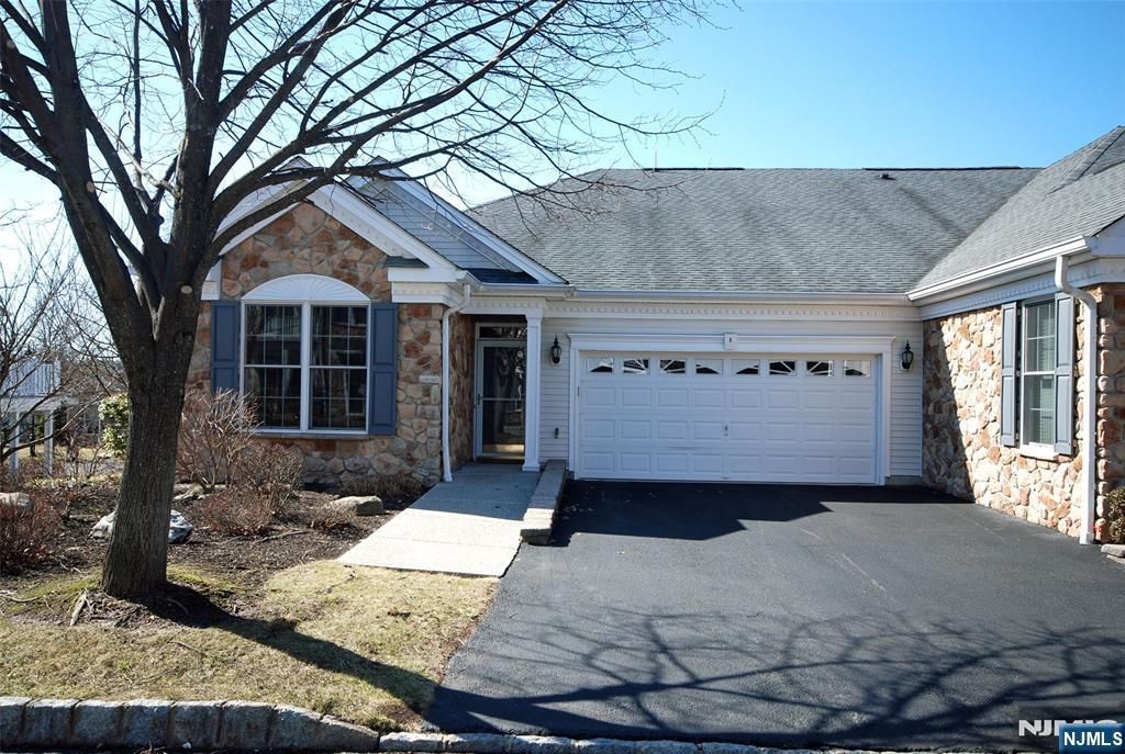 8 Quartz Way, Woodland Park, NJ 07424