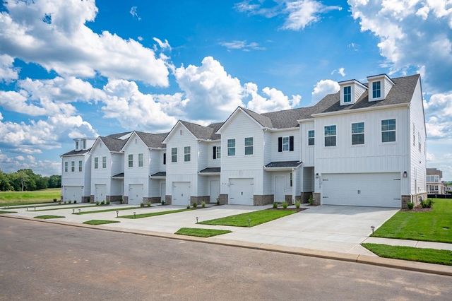2590 McClure Blvd, Columbia, TN 38401