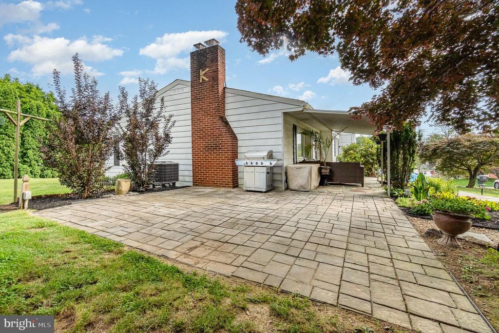 907 ORANGE ST, Harrisburg, PA 17113