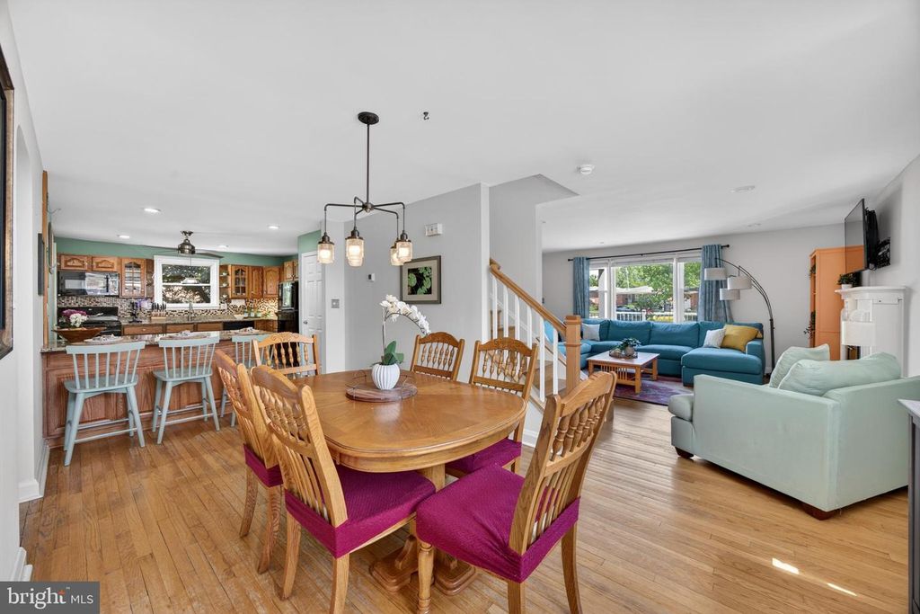 Image 17 of property listing at 18 S BEAUMONT AVE, Catonsville, MD 21228