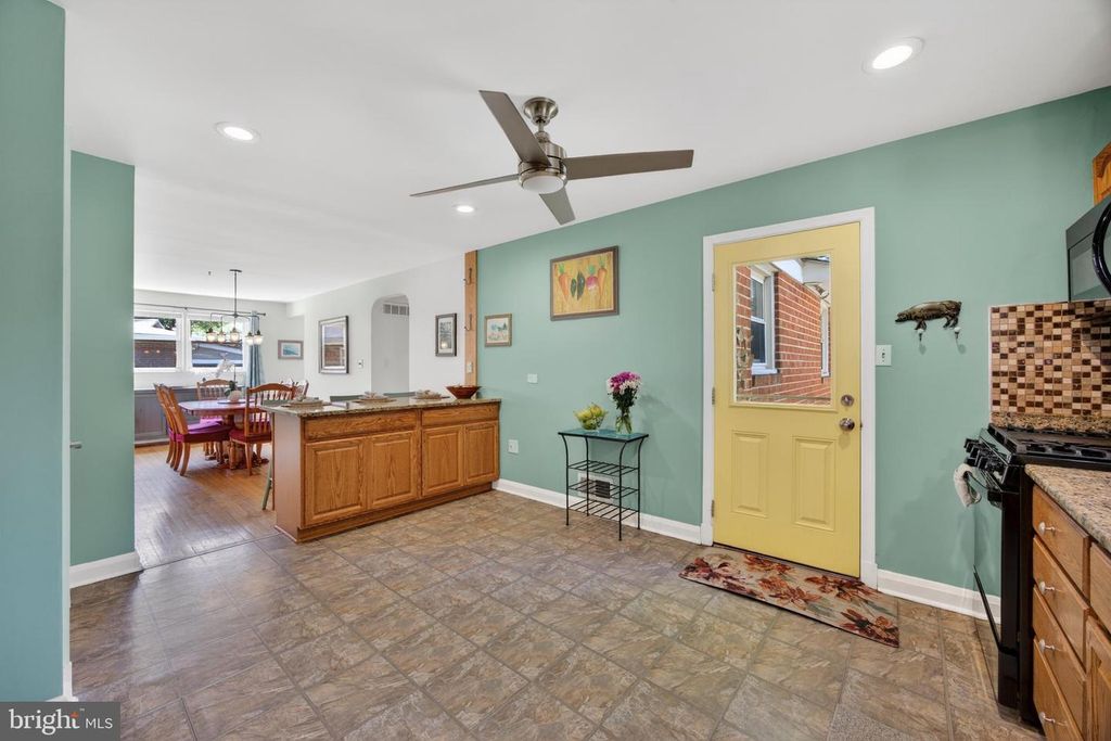 Image 23 of property listing at 18 S BEAUMONT AVE, Catonsville, MD 21228