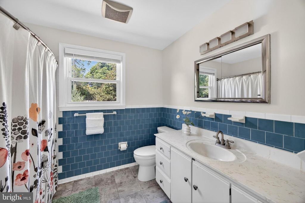 Image 24 of property listing at 18 S BEAUMONT AVE, Catonsville, MD 21228