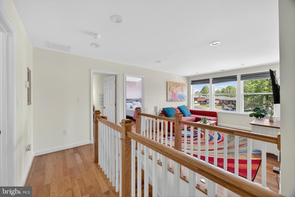 Image 34 of property listing at 18 S BEAUMONT AVE, Catonsville, MD 21228