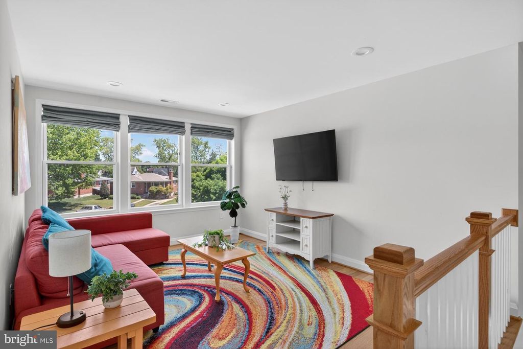 Image 35 of property listing at 18 S BEAUMONT AVE, Catonsville, MD 21228