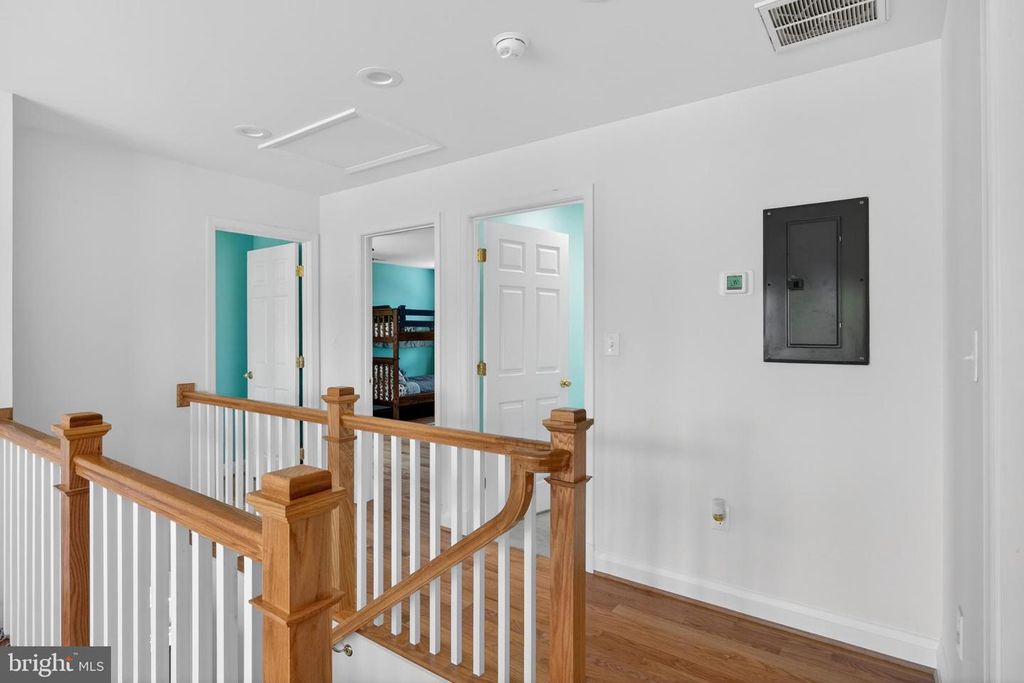 Image 37 of property listing at 18 S BEAUMONT AVE, Catonsville, MD 21228