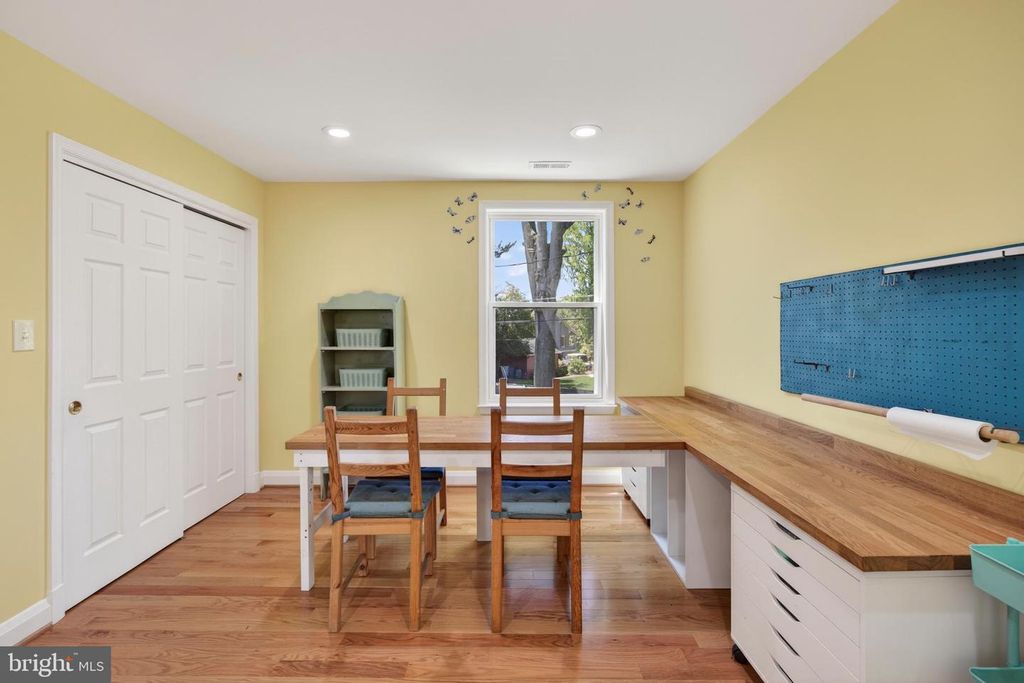 Image 39 of property listing at 18 S BEAUMONT AVE, Catonsville, MD 21228