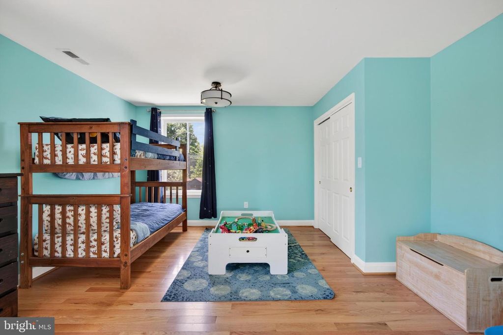 Image 47 of property listing at 18 S BEAUMONT AVE, Catonsville, MD 21228