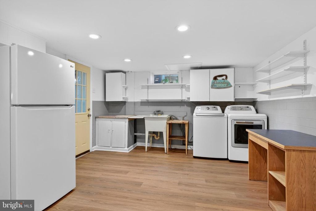 Image 51 of property listing at 18 S BEAUMONT AVE, Catonsville, MD 21228