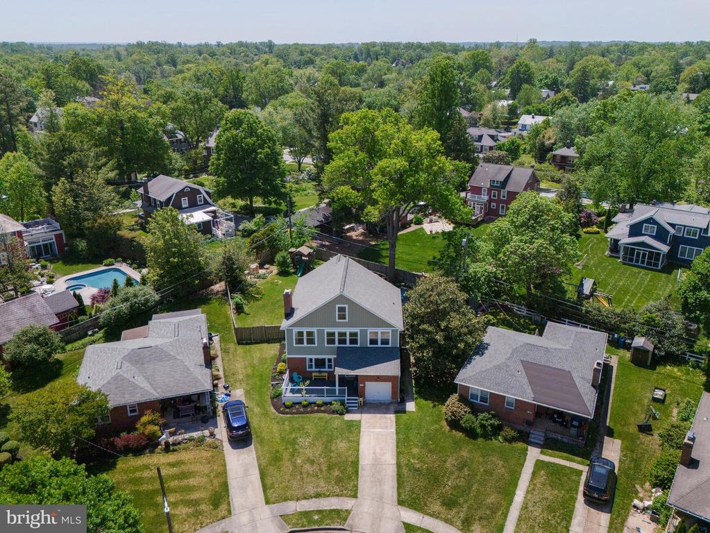 Image 71 of property listing at 18 S BEAUMONT AVE, Catonsville, MD 21228
