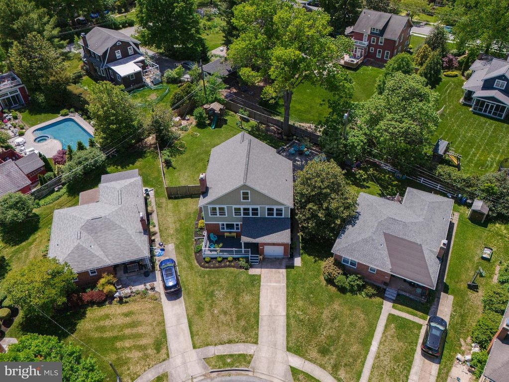 Image 72 of property listing at 18 S BEAUMONT AVE, Catonsville, MD 21228