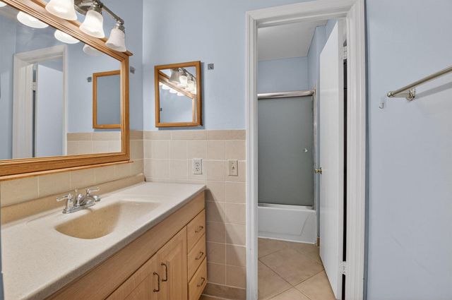 7582 Courtyard Run E 7582, Boca Raton, FL 33433
