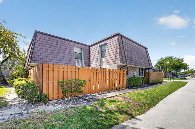 7582 Courtyard Run E 7582, Boca Raton, FL 33433