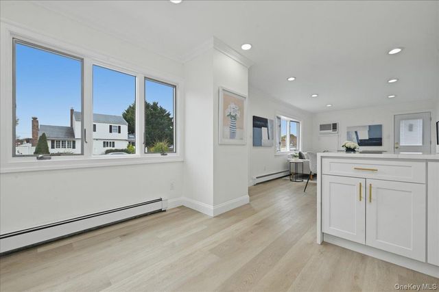 84 N Fordham Road, Hicksville, NY 11801
