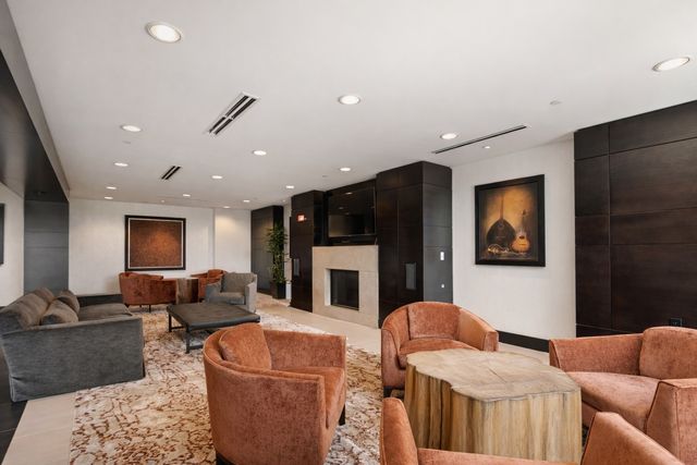 900 20th Ave S Apt 1110, Nashville, TN 37212