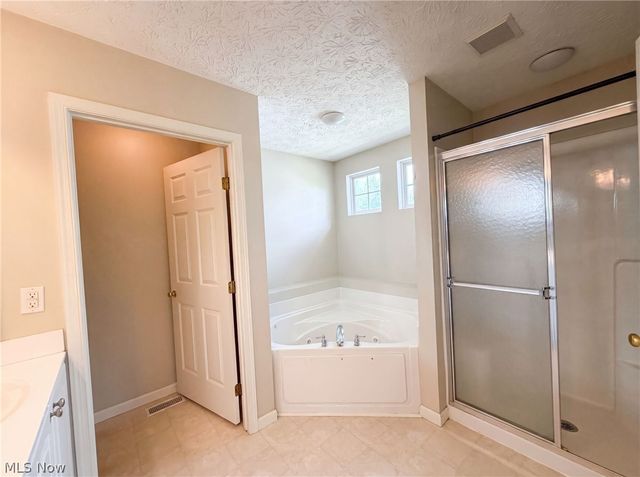 7629 Brookfield Lane, Northfield, OH 44067
