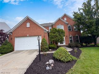 7629 Brookfield Lane, Northfield, OH 44067