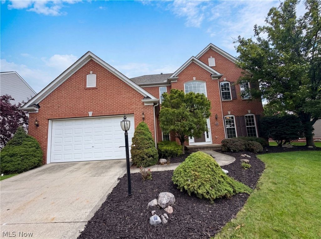 7629 Brookfield Lane, Northfield, OH 44067