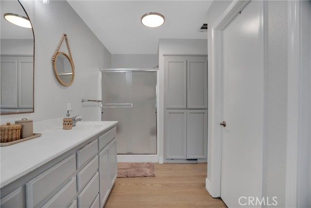 9185 N Rochester, Delhi, CA 95315