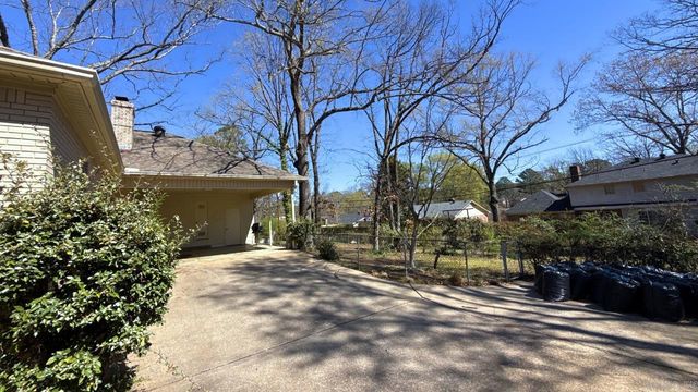 2010 Gunpowder Road, Little Rock, AR 72227