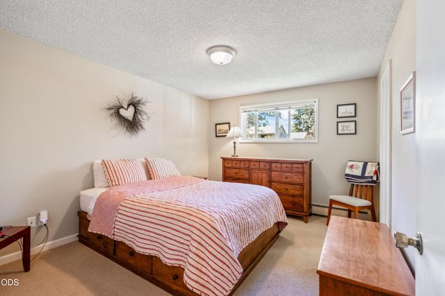 709 NE Lafayette Avenue, Bend, OR 97701