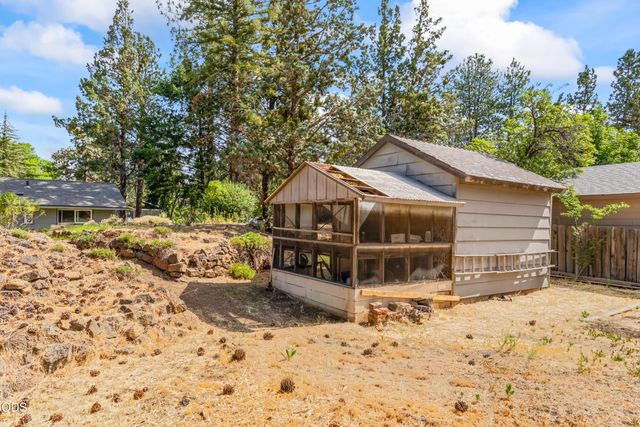 709 NE Lafayette Avenue, Bend, OR 97701