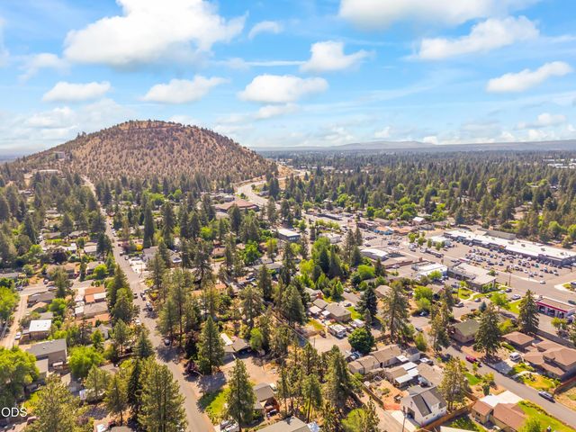 709 NE Lafayette Avenue, Bend, OR 97701