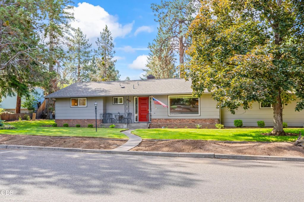 709 NE Lafayette Avenue, Bend, OR 97701
