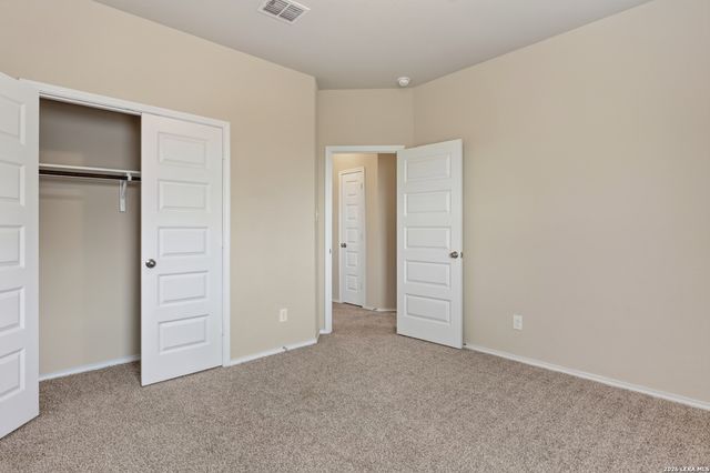 10610 GREEN LAKE DR, San Antonio, TX 78223