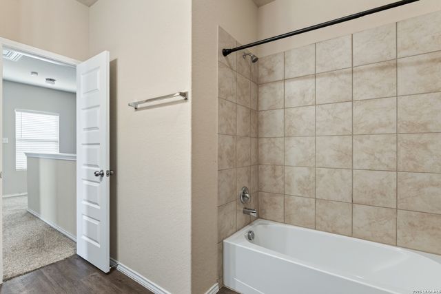 10610 GREEN LAKE DR, San Antonio, TX 78223