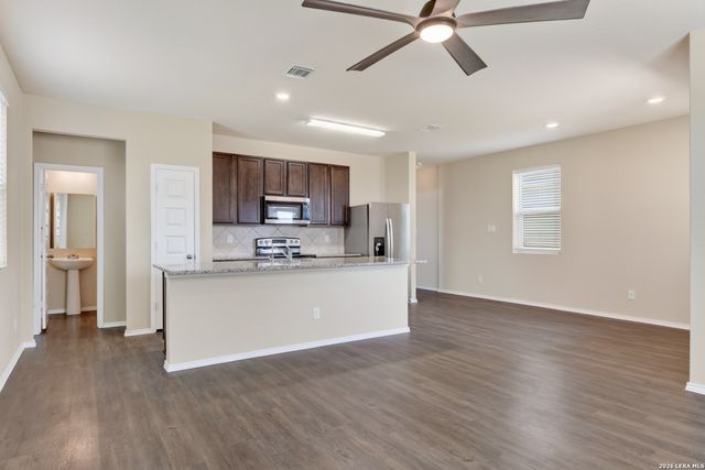10610 GREEN LAKE DR, San Antonio, TX 78223