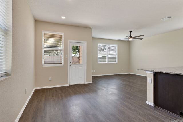 10610 GREEN LAKE DR, San Antonio, TX 78223