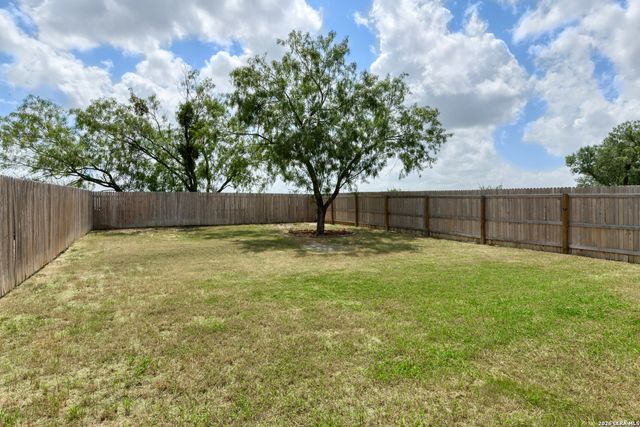 10610 GREEN LAKE DR, San Antonio, TX 78223