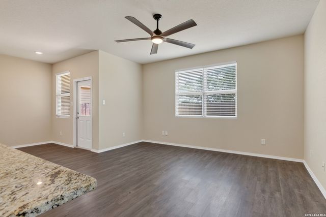 10610 GREEN LAKE DR, San Antonio, TX 78223