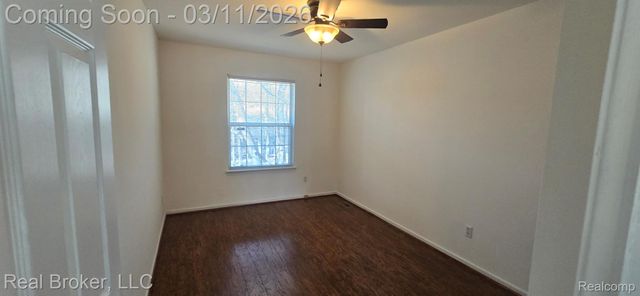 7680 Rivergate Drive, Westland, MI 48185