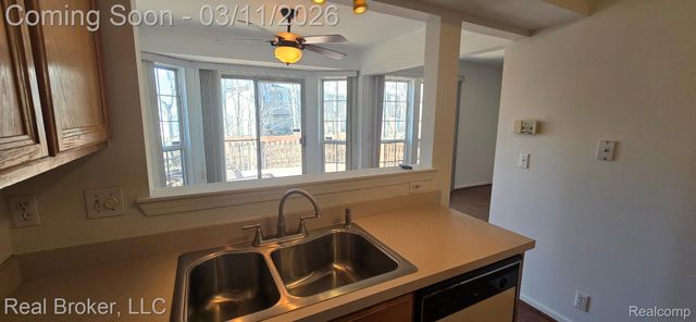 7680 Rivergate Drive, Westland, MI 48185