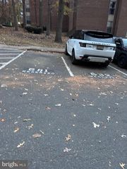 3322 WOODBURN VILLAGE DR #13, Annandale, VA 22003