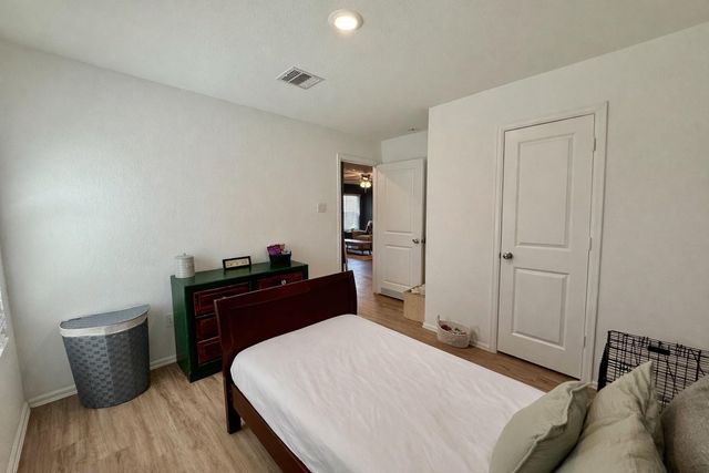 216 Bennett Loop, Angleton, TX 77515