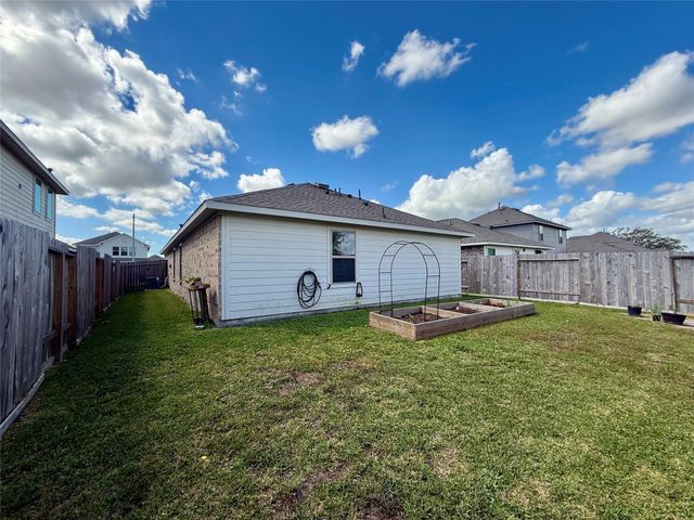 216 Bennett Loop, Angleton, TX 77515
