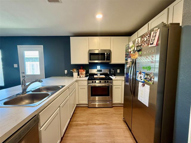 216 Bennett Loop, Angleton, TX 77515